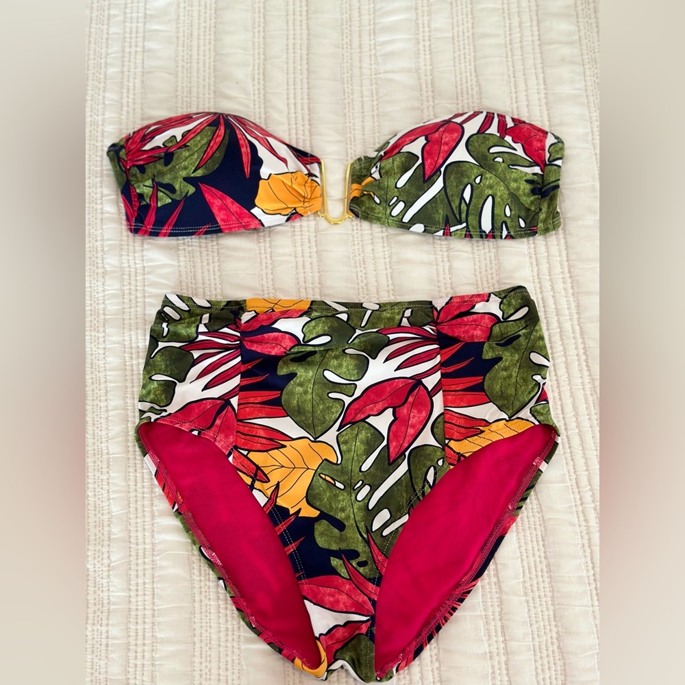 Tommy Bahama swimsuit size small💗